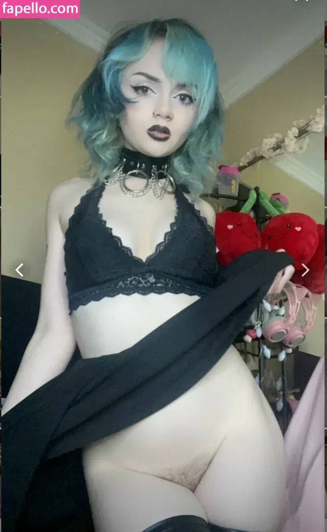 shortemogf Onlyfans Photo Gallery 