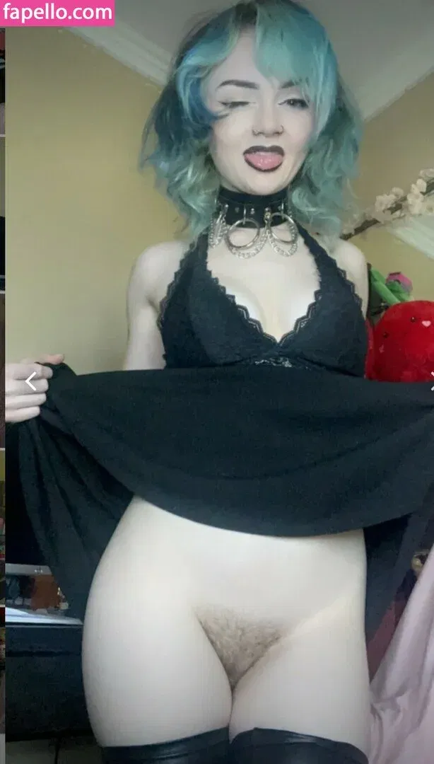 shortemogf Onlyfans Photo Gallery 