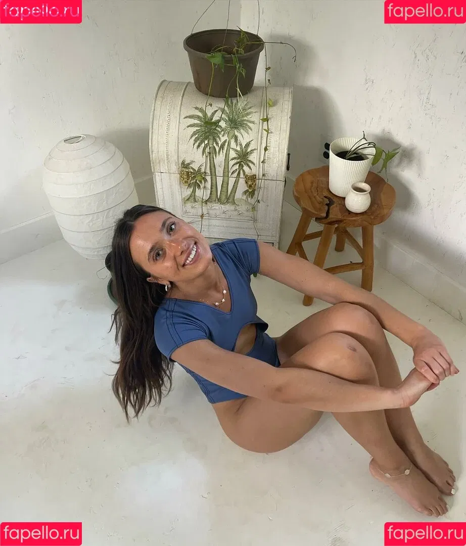Hannah Meloche Onlyfans Photo Gallery 