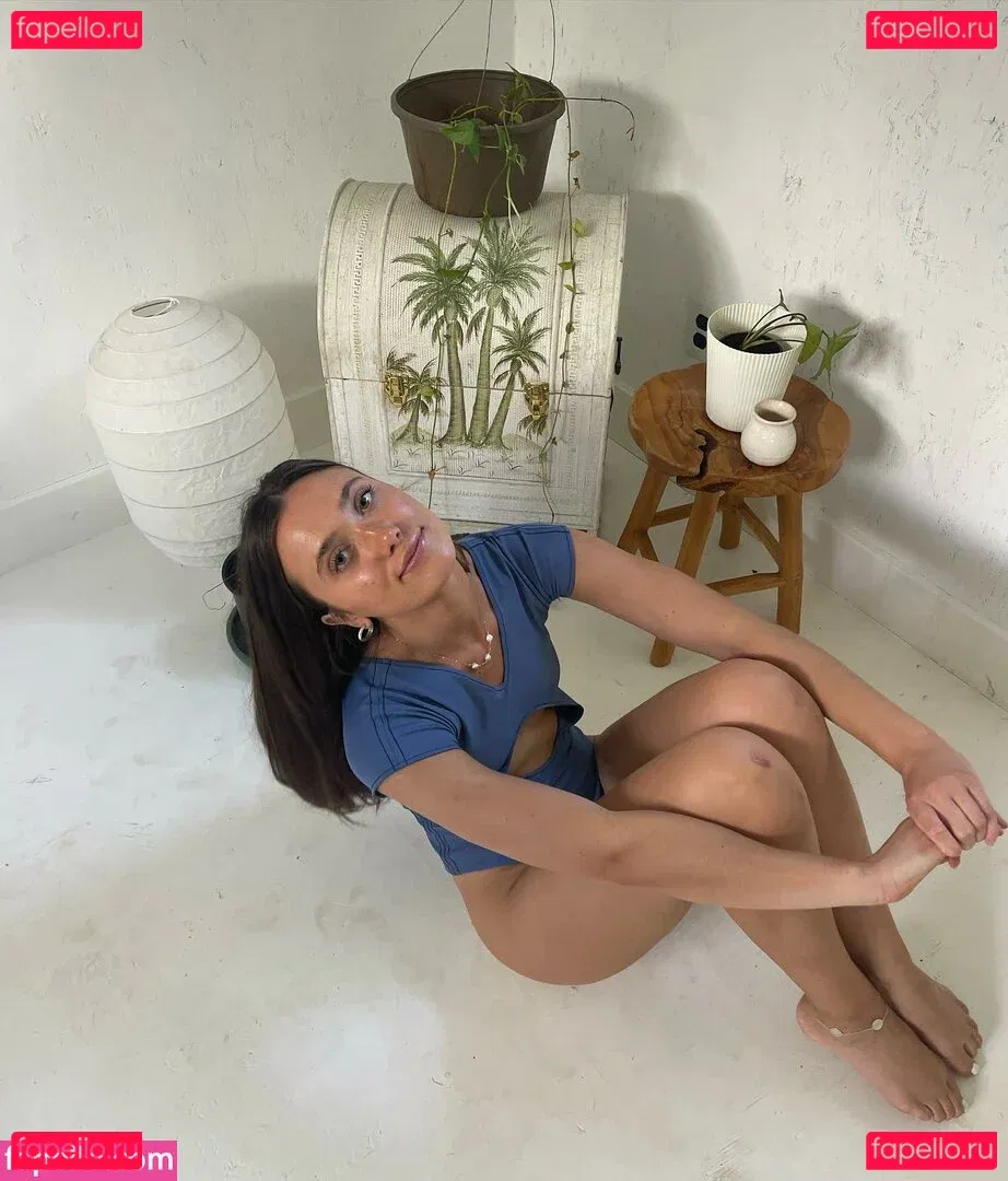 Hannah Meloche Onlyfans Photo Gallery 