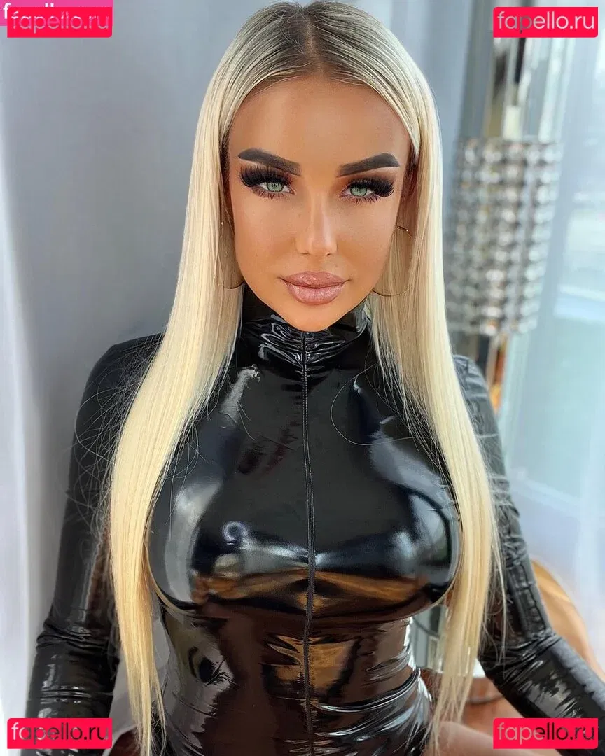 Lucy Sea Onlyfans Photo Gallery 