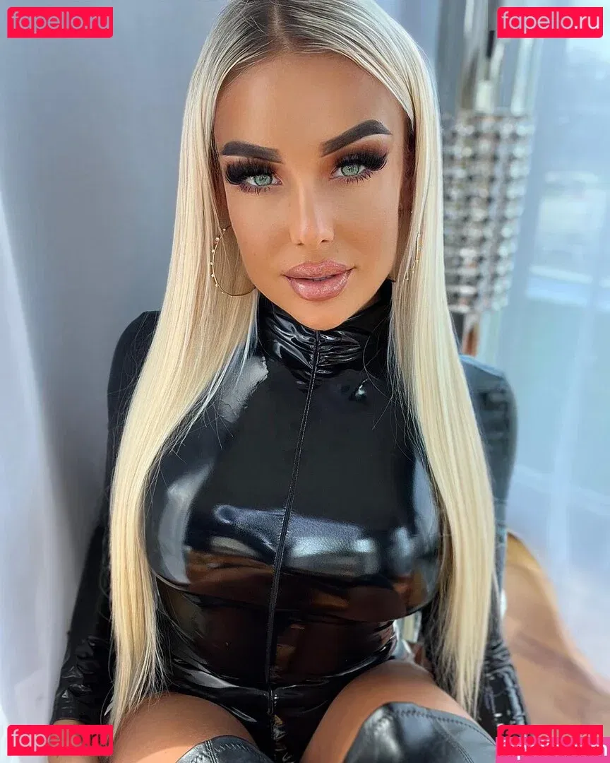 Lucy Sea Onlyfans Photo Gallery 