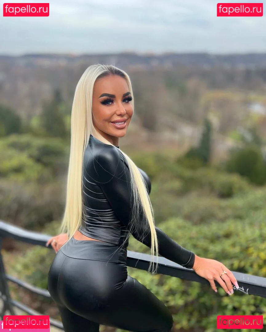 Lucy Sea Onlyfans Photo Gallery 