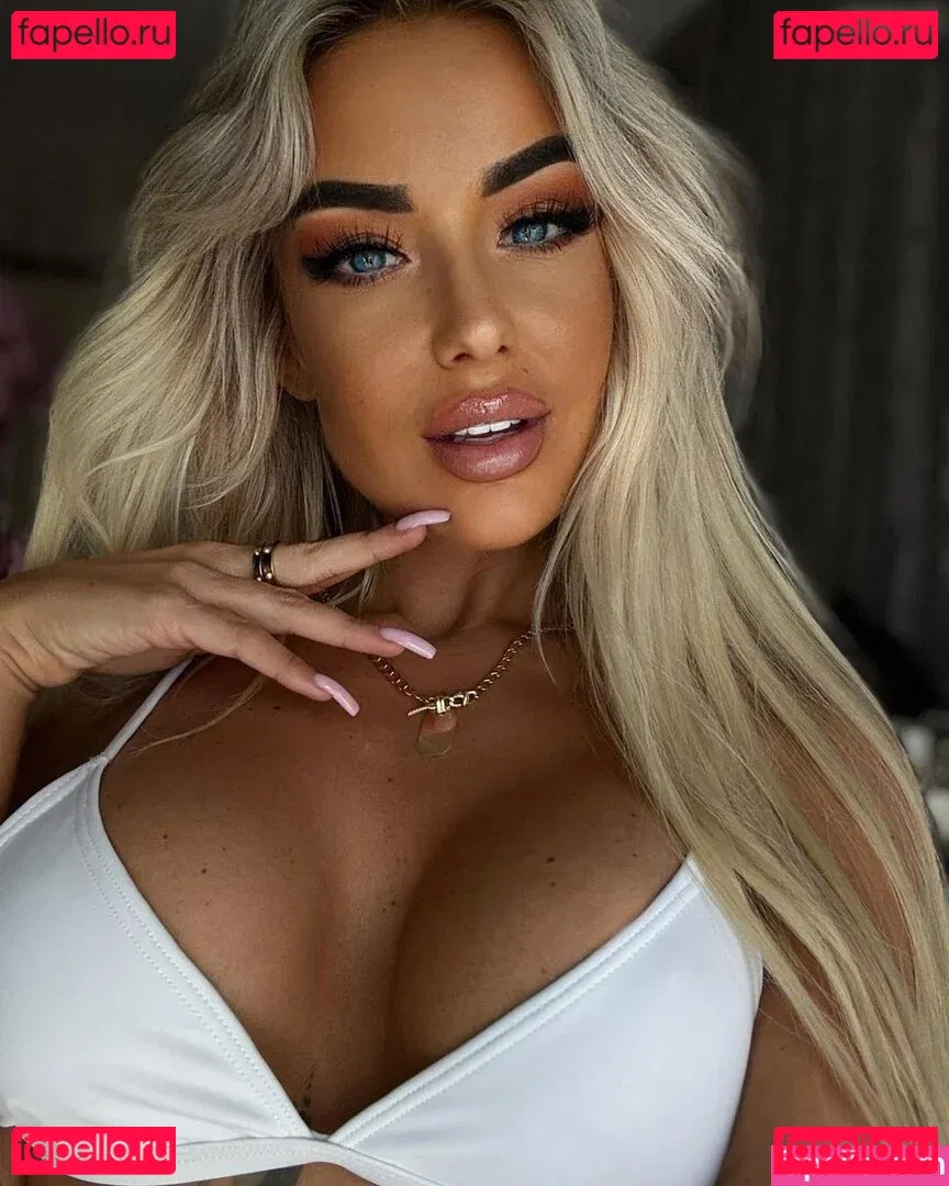 Lucy Sea Onlyfans Photo Gallery 