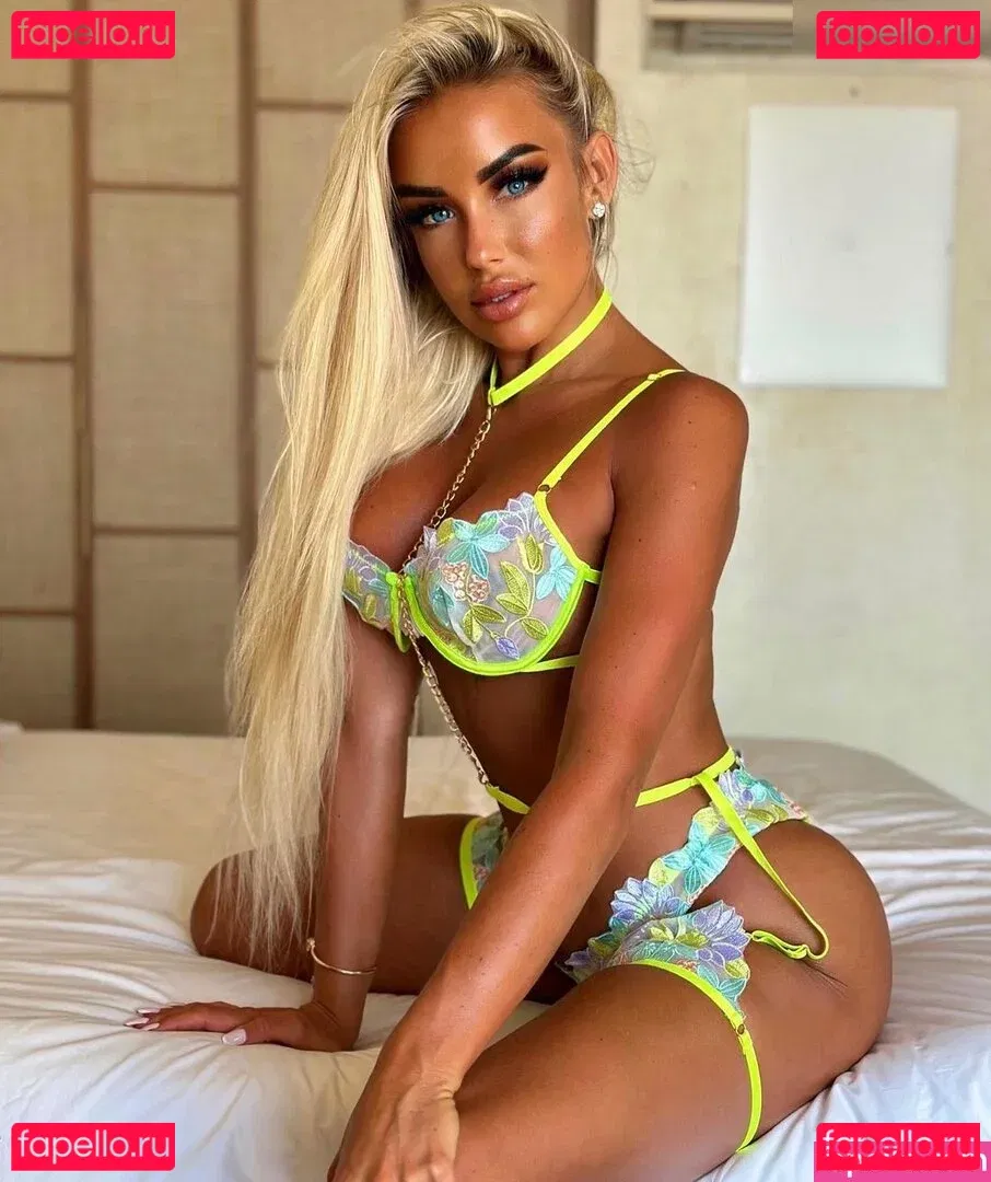 Lucy Sea Onlyfans Photo Gallery 