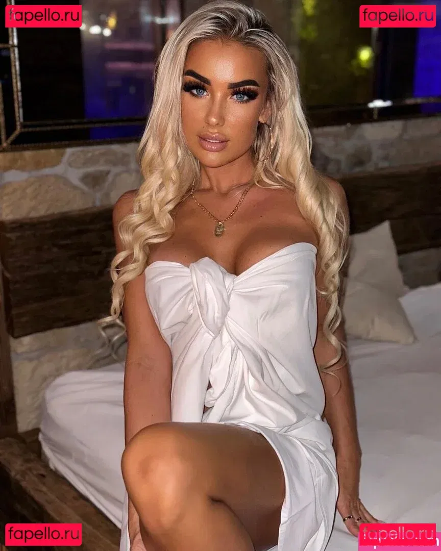 Lucy Sea Onlyfans Photo Gallery 