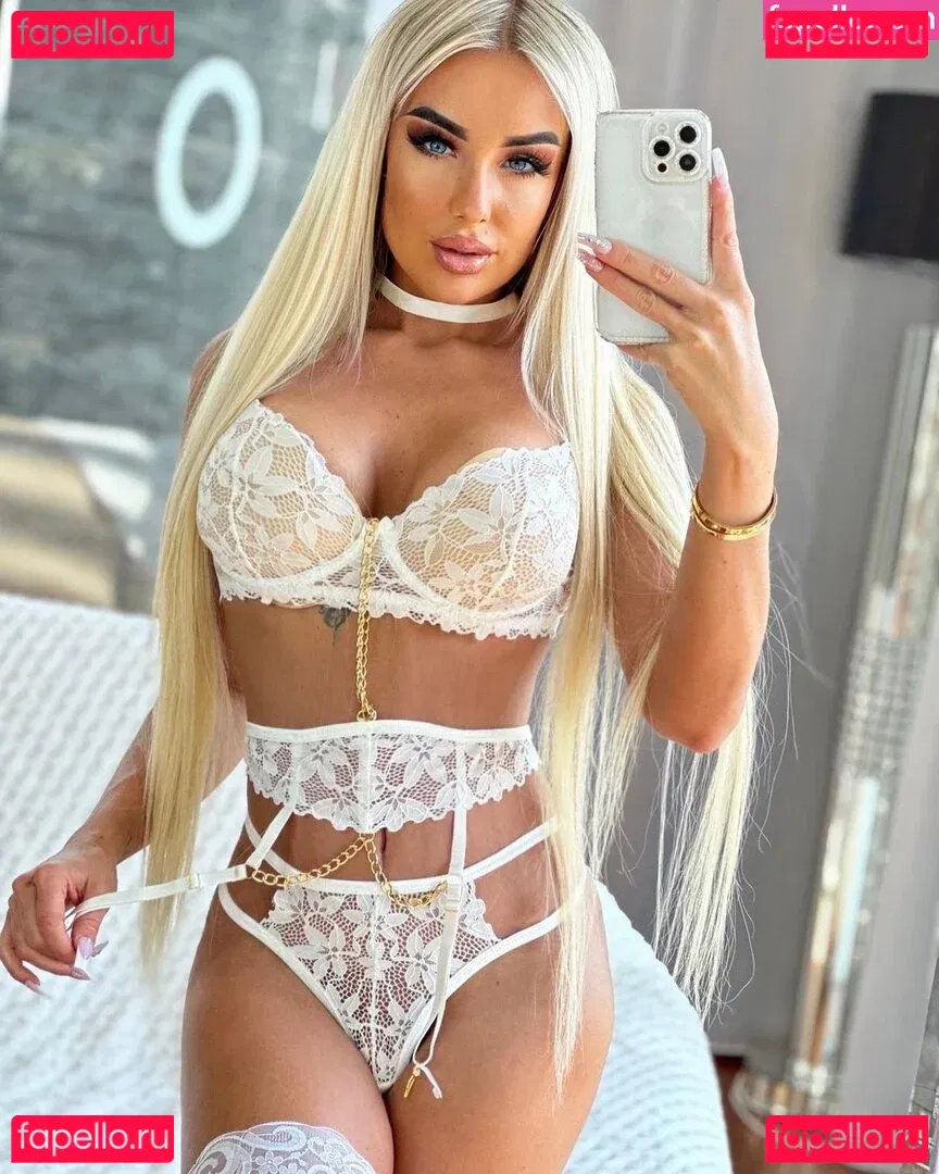 Lucy Sea Onlyfans Photo Gallery 