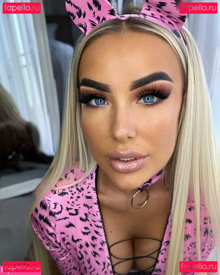 Lucy Sea Onlyfans Photo Gallery 