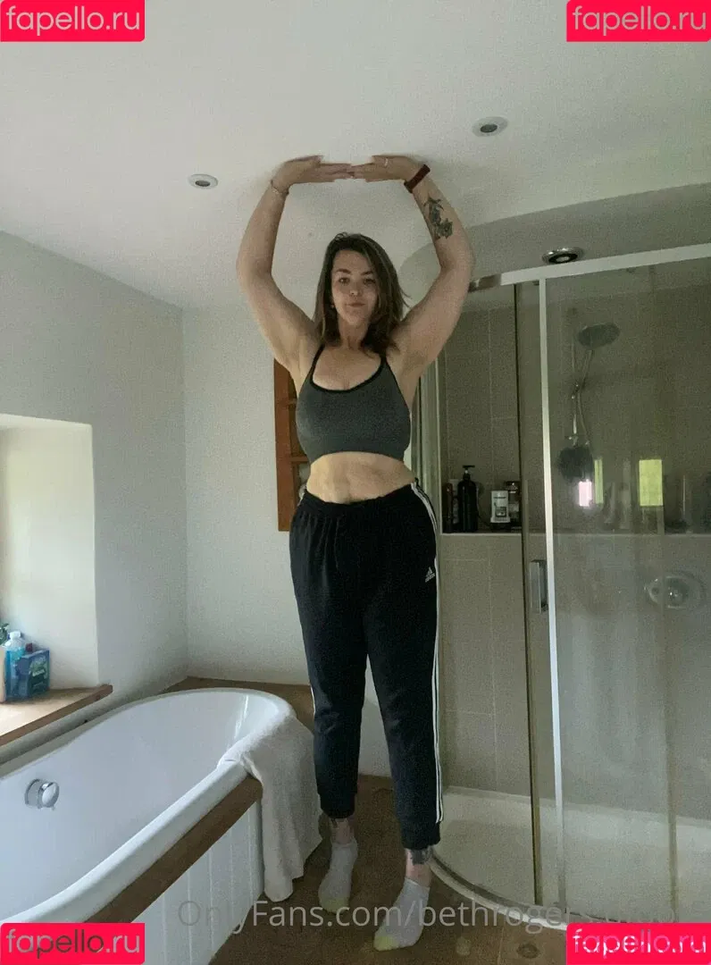 amazonbeth.6foot6 Onlyfans Photo Gallery 