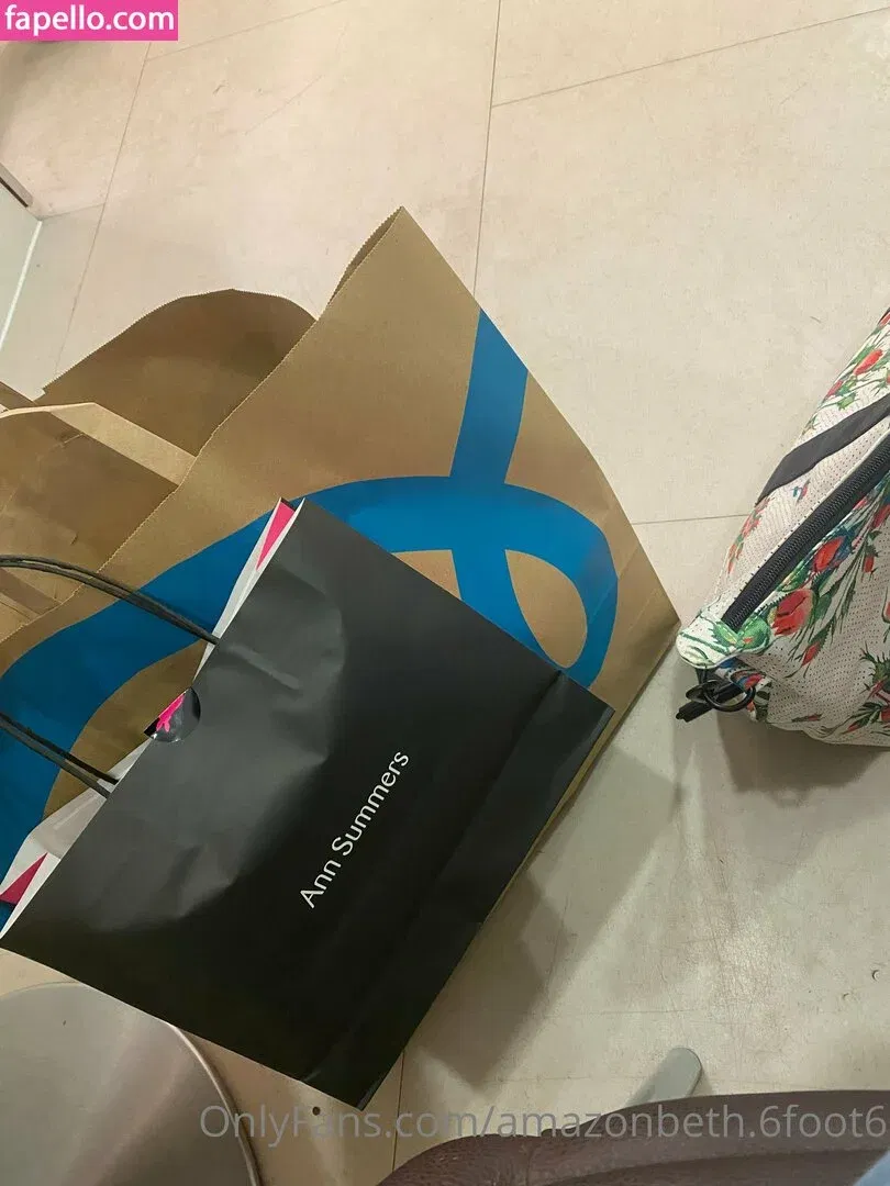amazonbeth.6foot6 Onlyfans Photo Gallery 