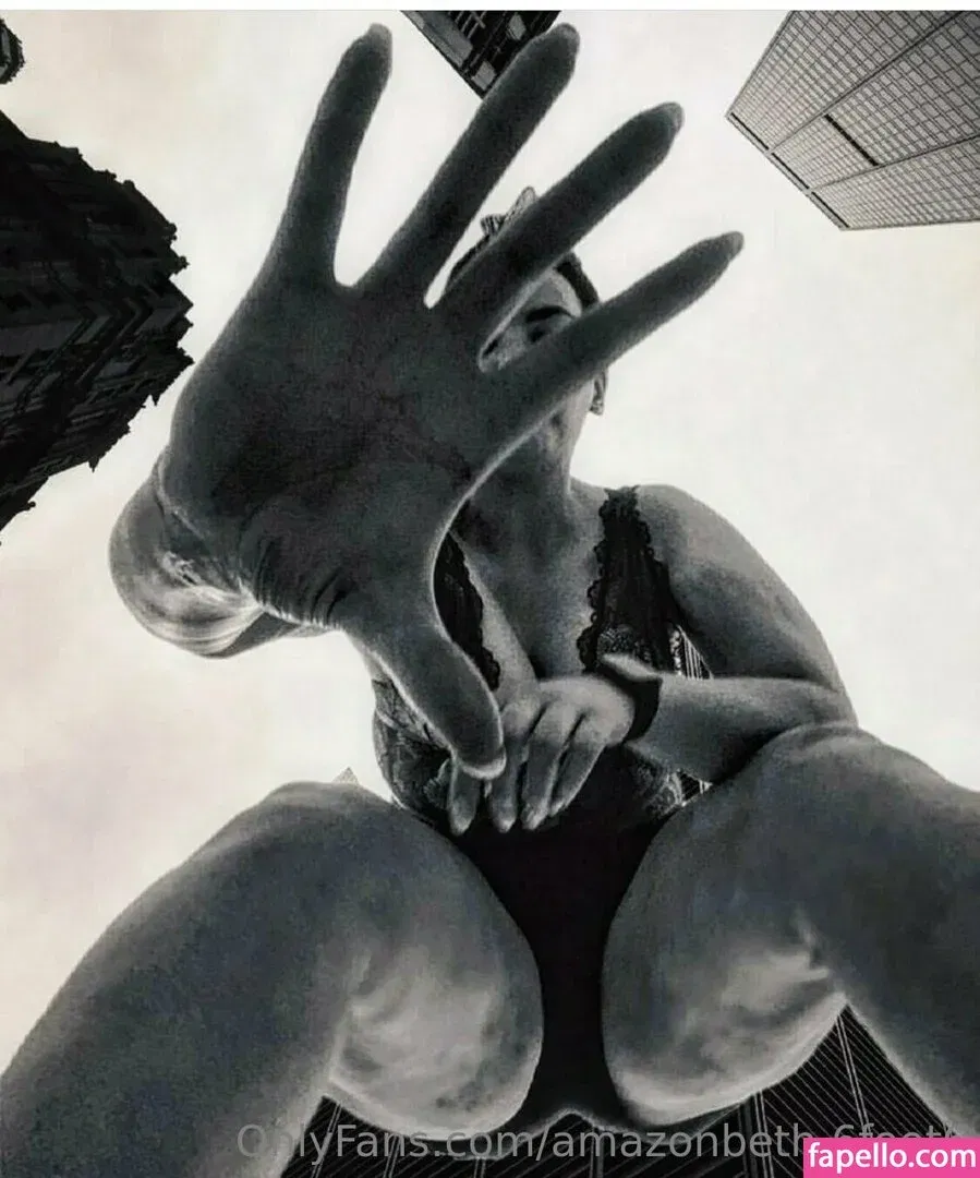 amazonbeth.6foot6 Onlyfans Photo Gallery 