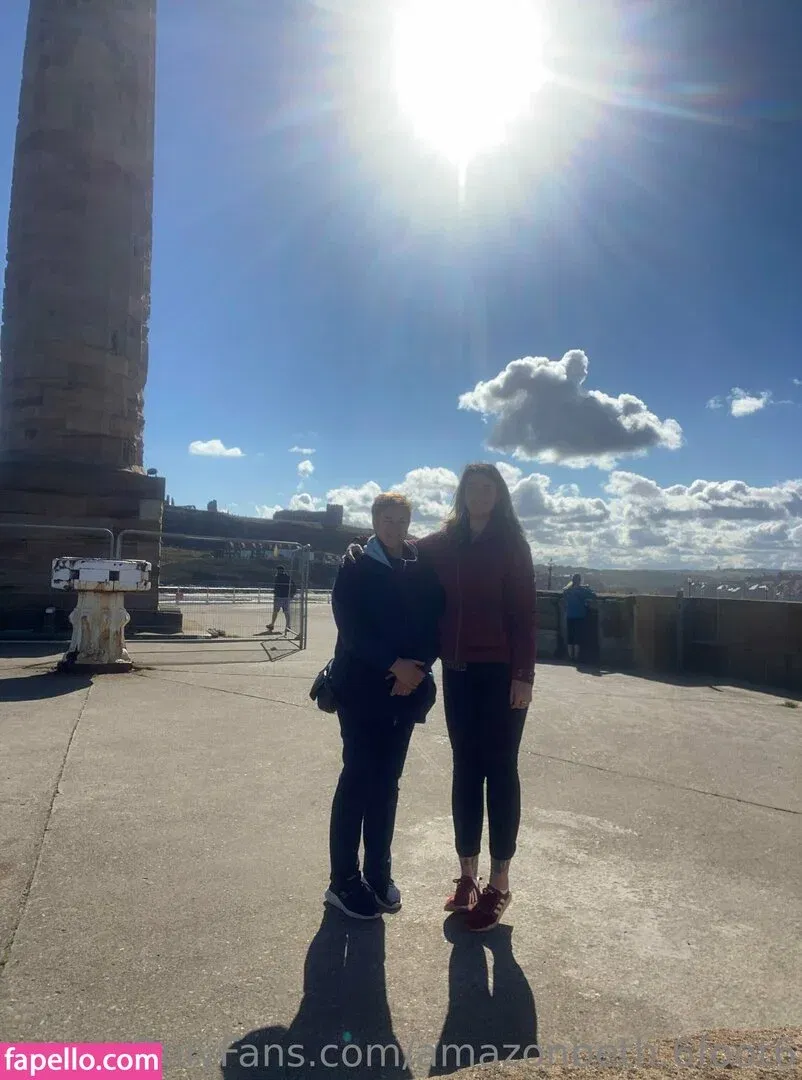 amazonbeth.6foot6 Onlyfans Photo Gallery 