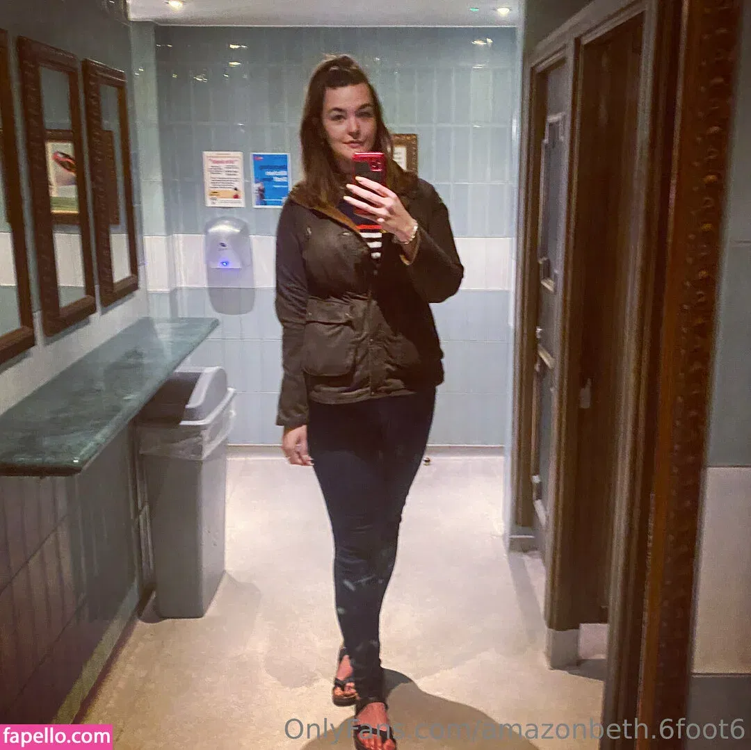 amazonbeth.6foot6 Onlyfans Photo Gallery 
