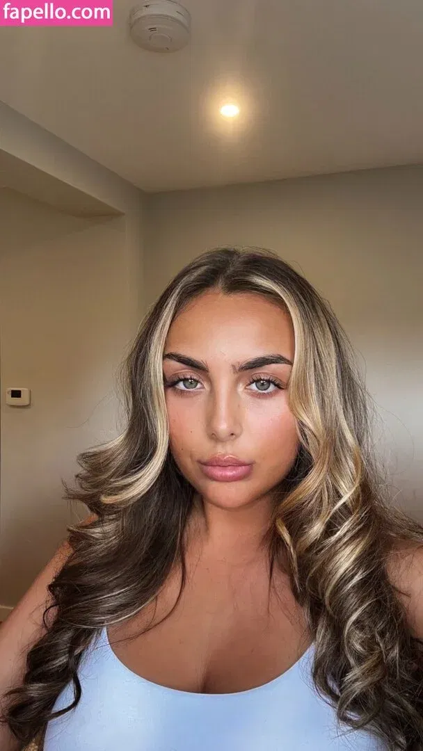 franditellaa Onlyfans Photo Gallery 