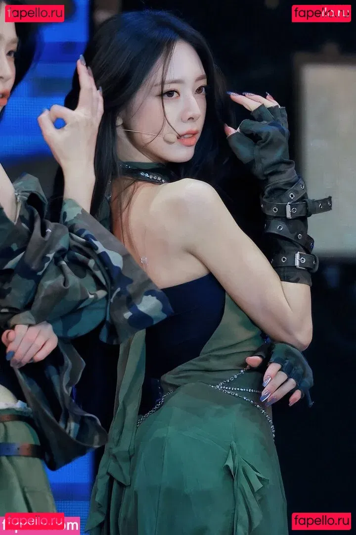 Yuna - ITZY (유나, Shin Yu Na) Onlyfans Photo Gallery 