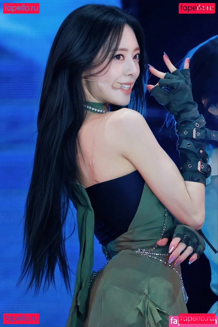 Yuna - ITZY (유나, Shin Yu Na) Onlyfans Photo Gallery 