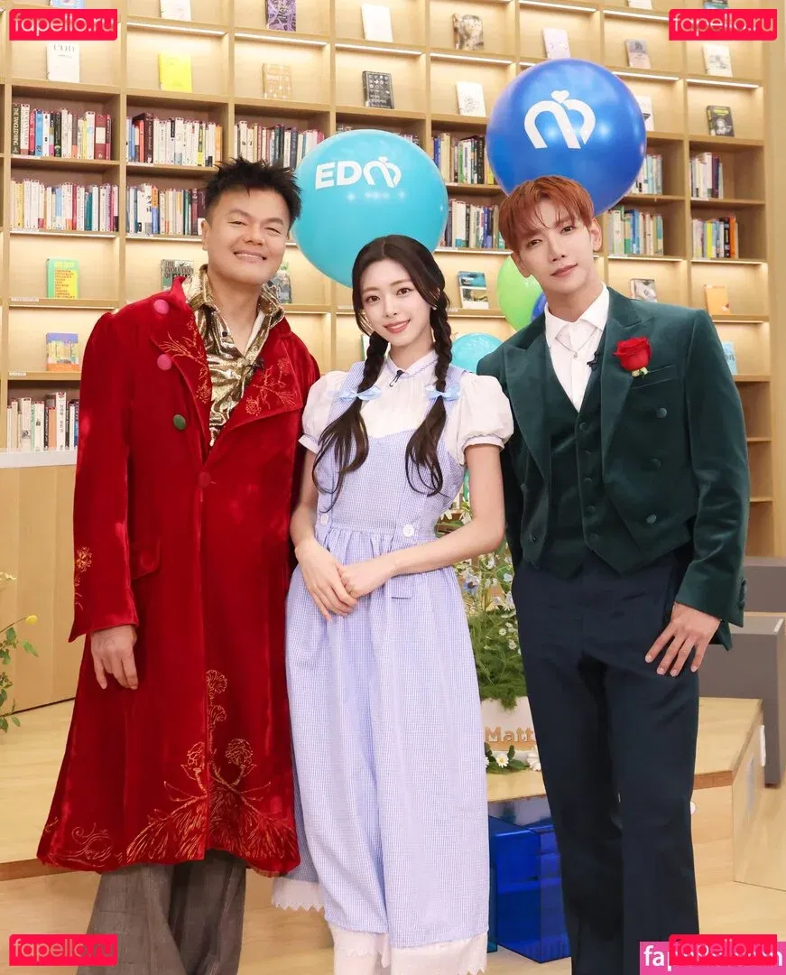 Yuna - ITZY (유나, Shin Yu Na) Onlyfans Photo Gallery 