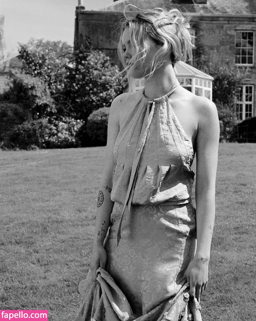 Milly Alcock Onlyfans Photo Gallery 