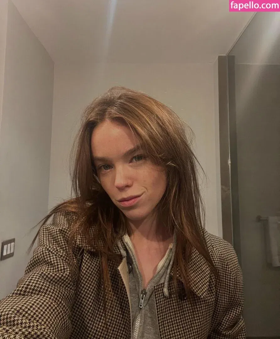 Milly Alcock Onlyfans Photo Gallery 