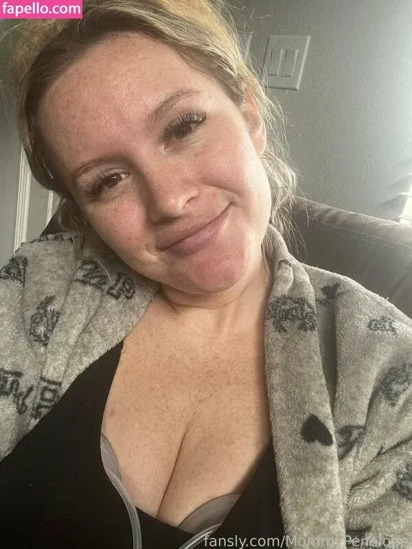 Mommy Penelope Onlyfans Photo Gallery 