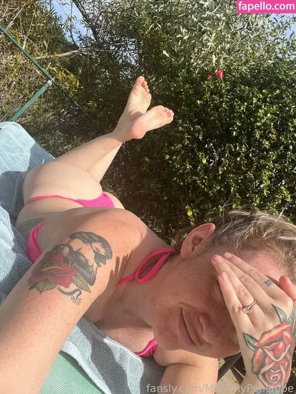 Mommy Penelope Onlyfans Photo Gallery 