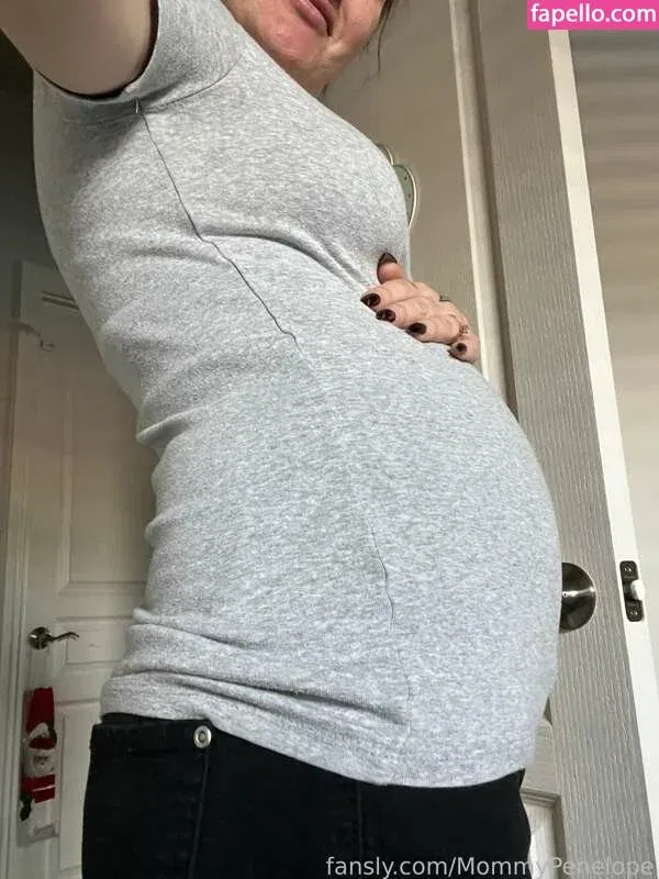 Mommy Penelope Onlyfans Photo Gallery 