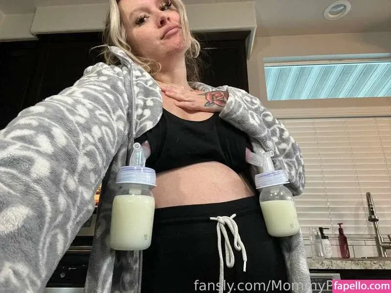 Mommy Penelope Onlyfans Photo Gallery 