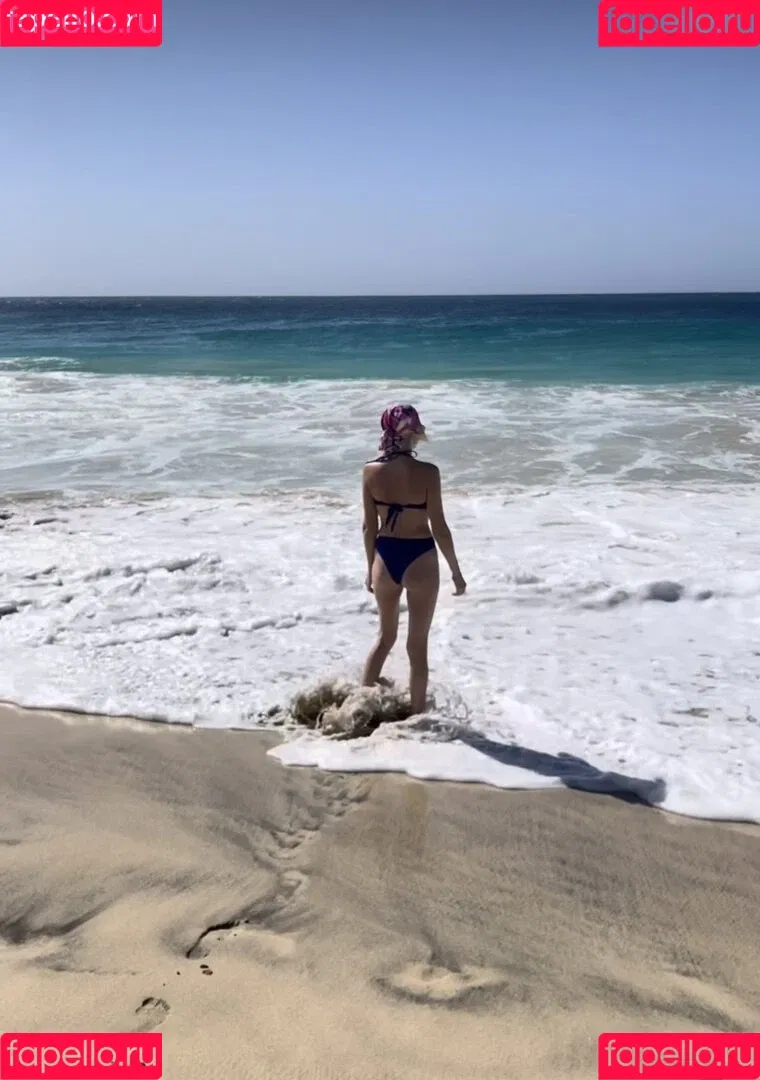 Vanessa Meisinger Onlyfans Photo Gallery 