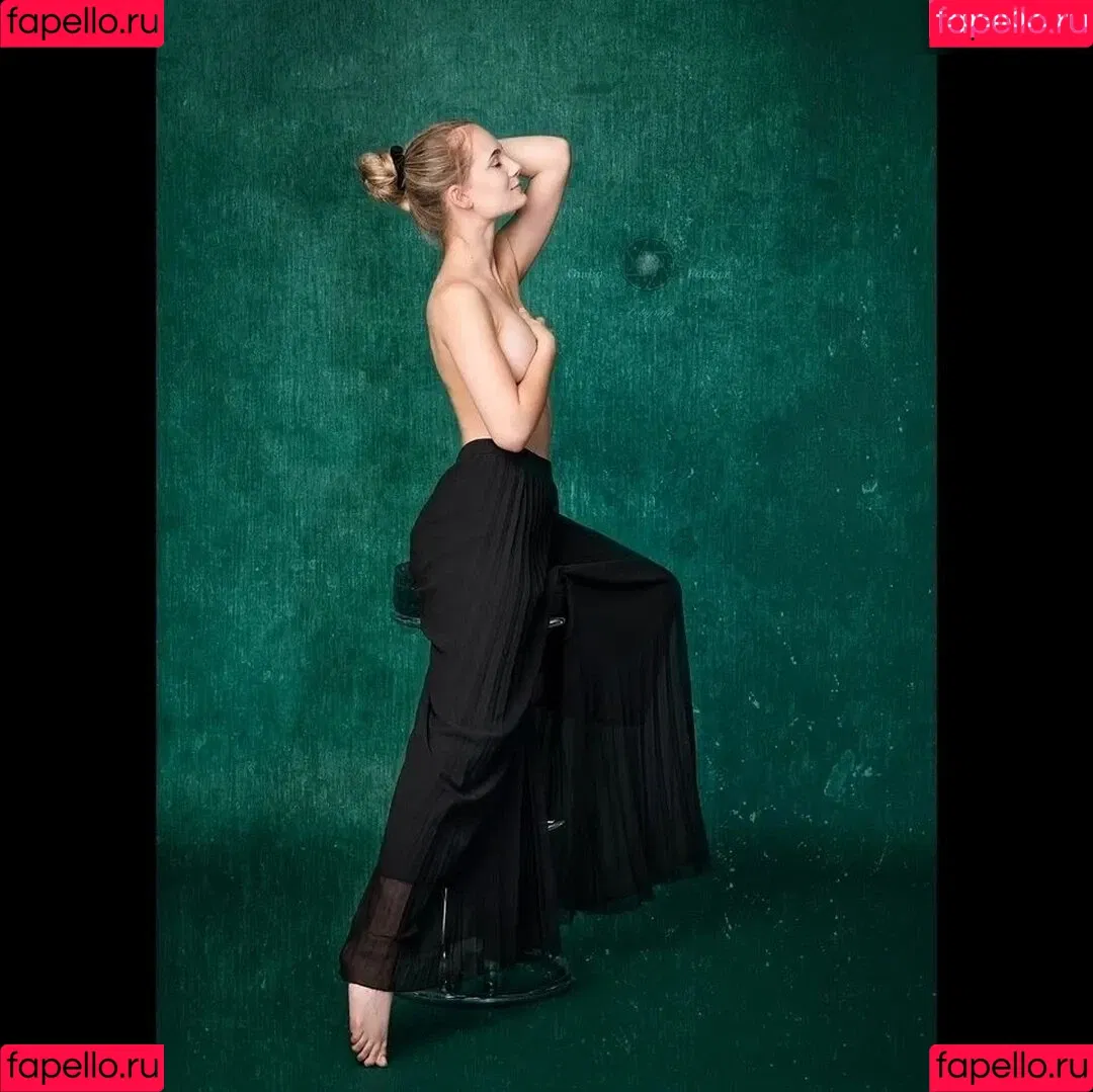 ann.cornel Onlyfans Photo Gallery 