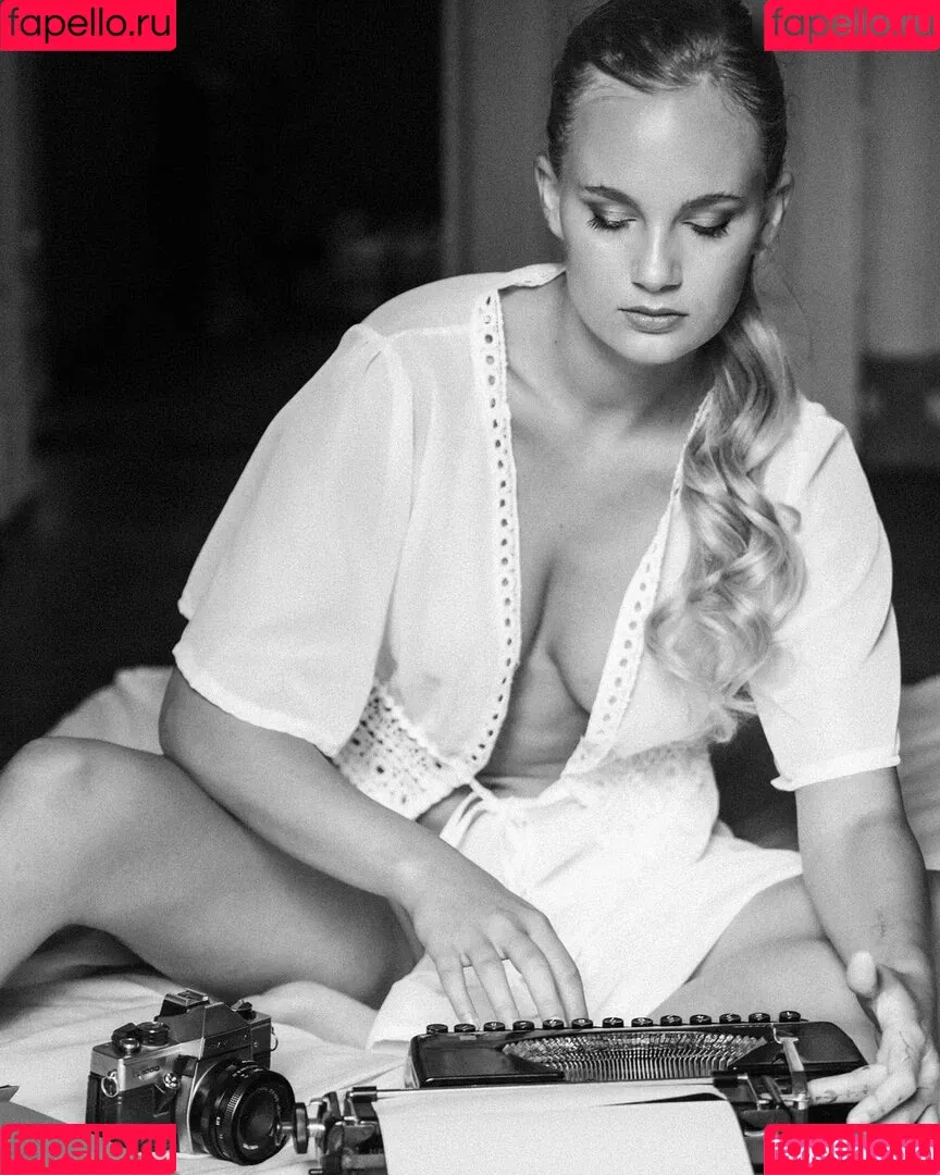 ann.cornel Onlyfans Photo Gallery 