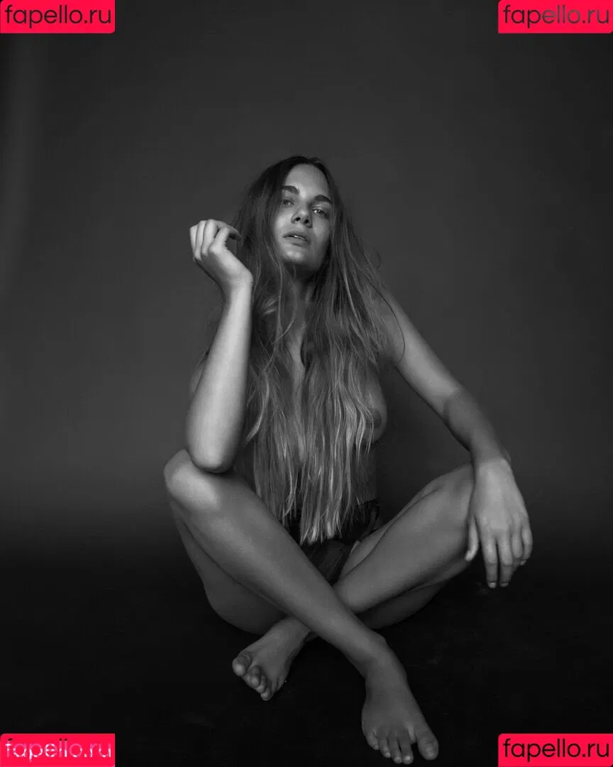 ann.cornel Onlyfans Photo Gallery 