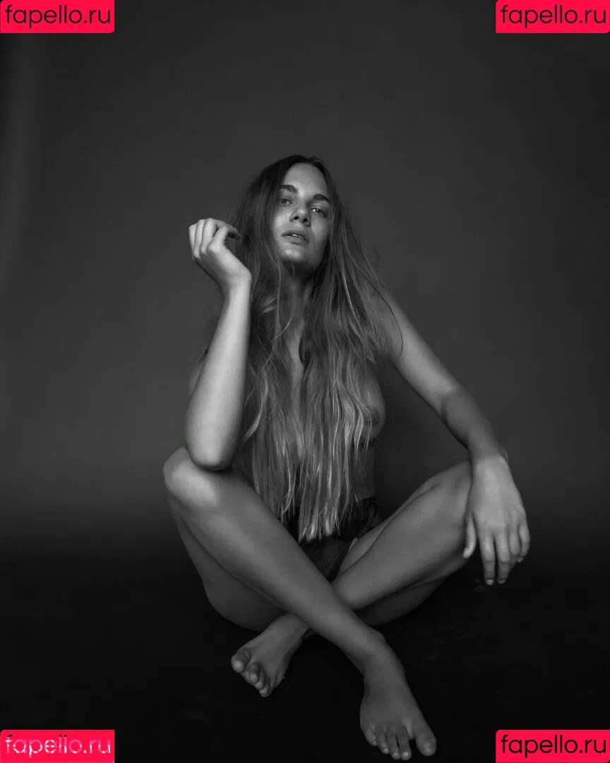 ann.cornel Onlyfans Photo Gallery 