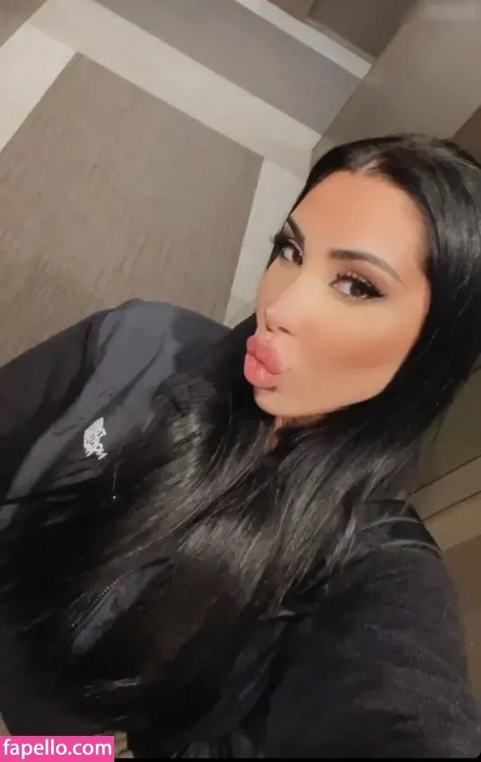 Heli Kenzi Onlyfans Photo Gallery 