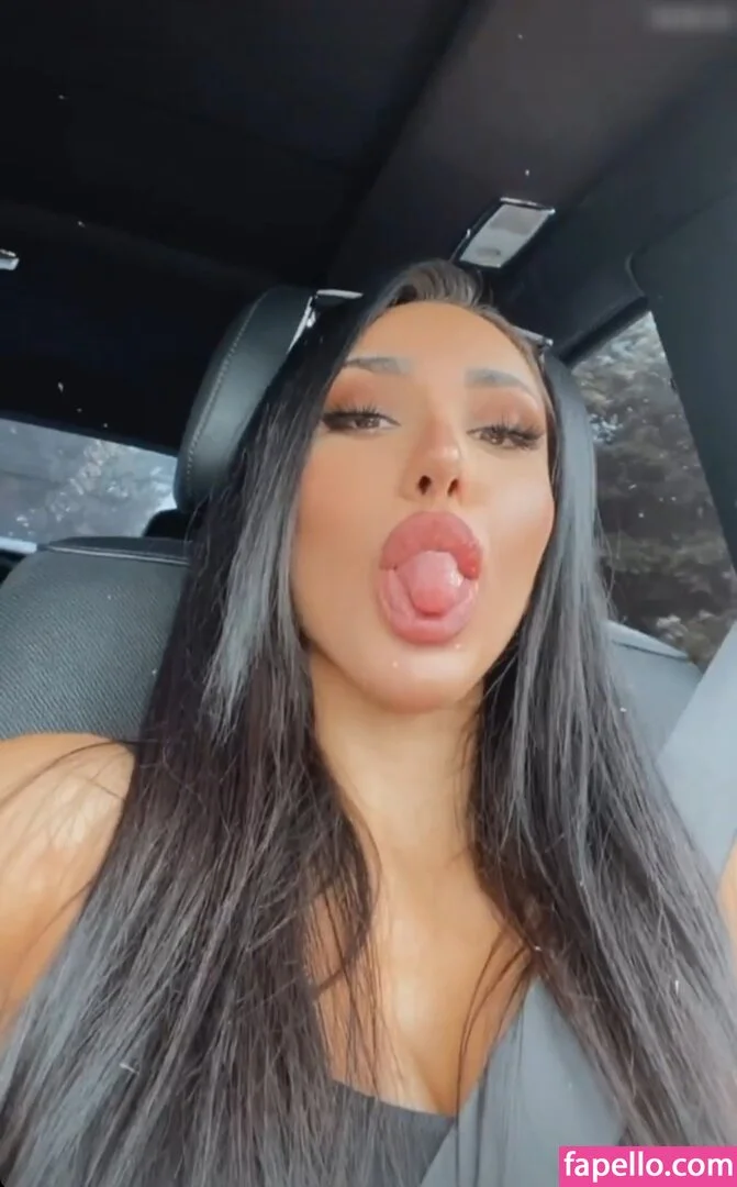 Heli Kenzi Onlyfans Photo Gallery 