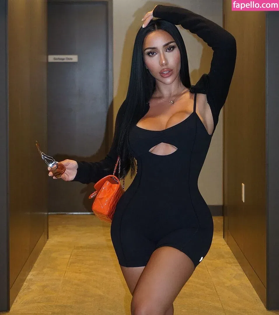 Heli Kenzi Onlyfans Photo Gallery 