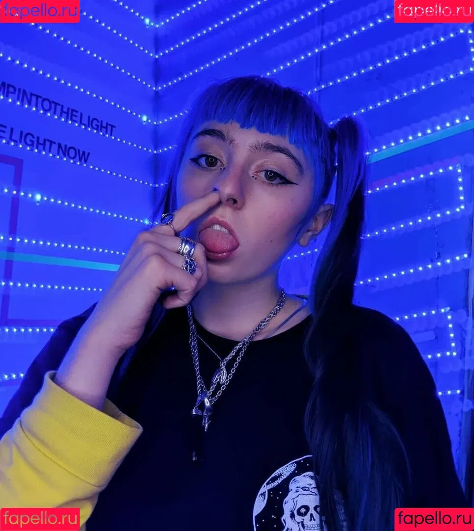 Ashnikko Onlyfans Photo Gallery 