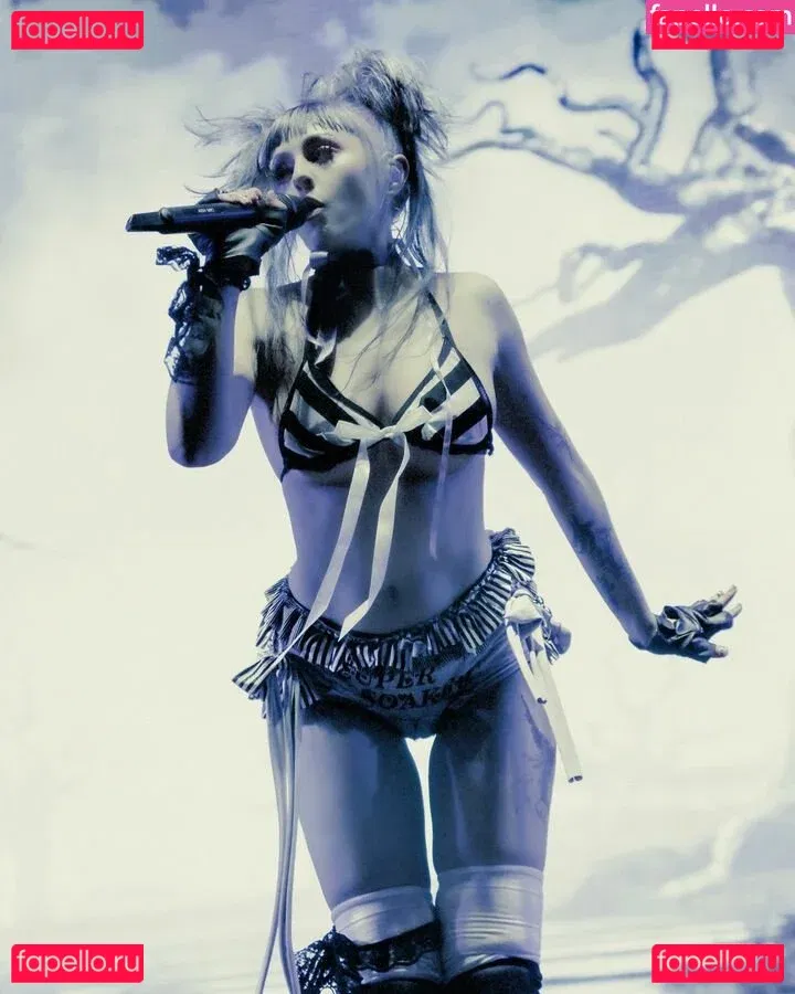 Ashnikko Onlyfans Photo Gallery 