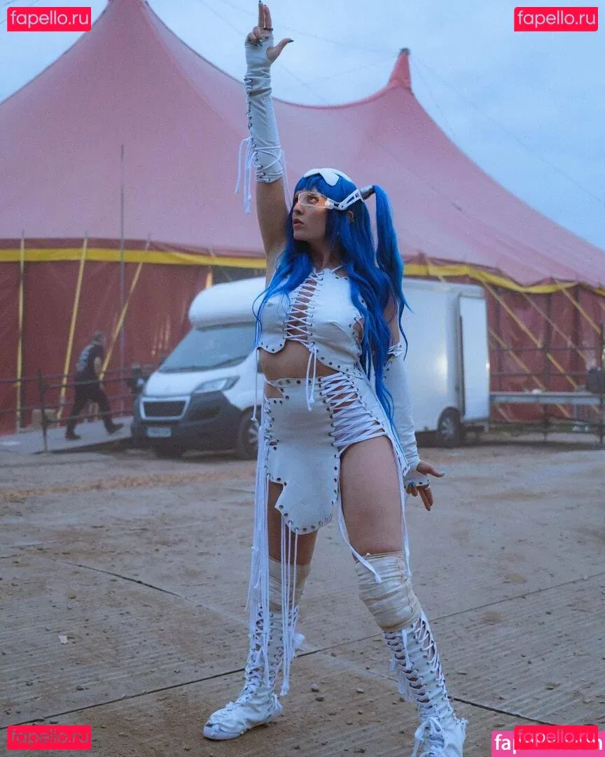 Ashnikko Onlyfans Photo Gallery 