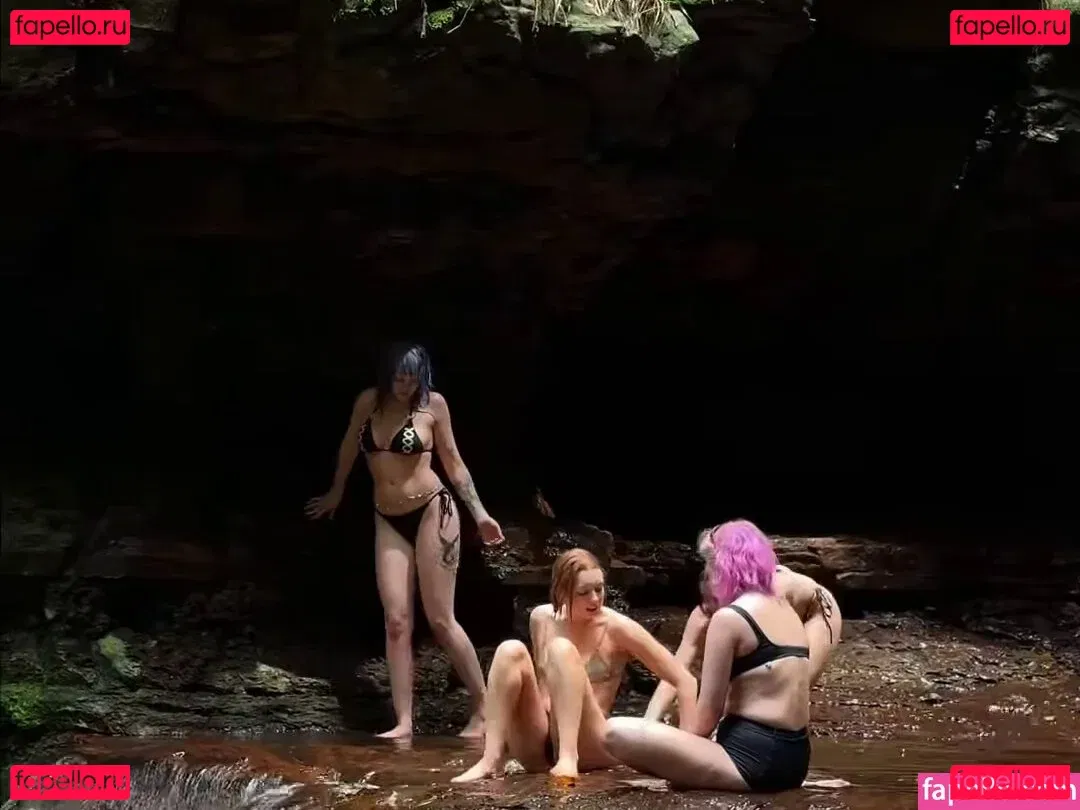 Ashnikko Onlyfans Photo Gallery 