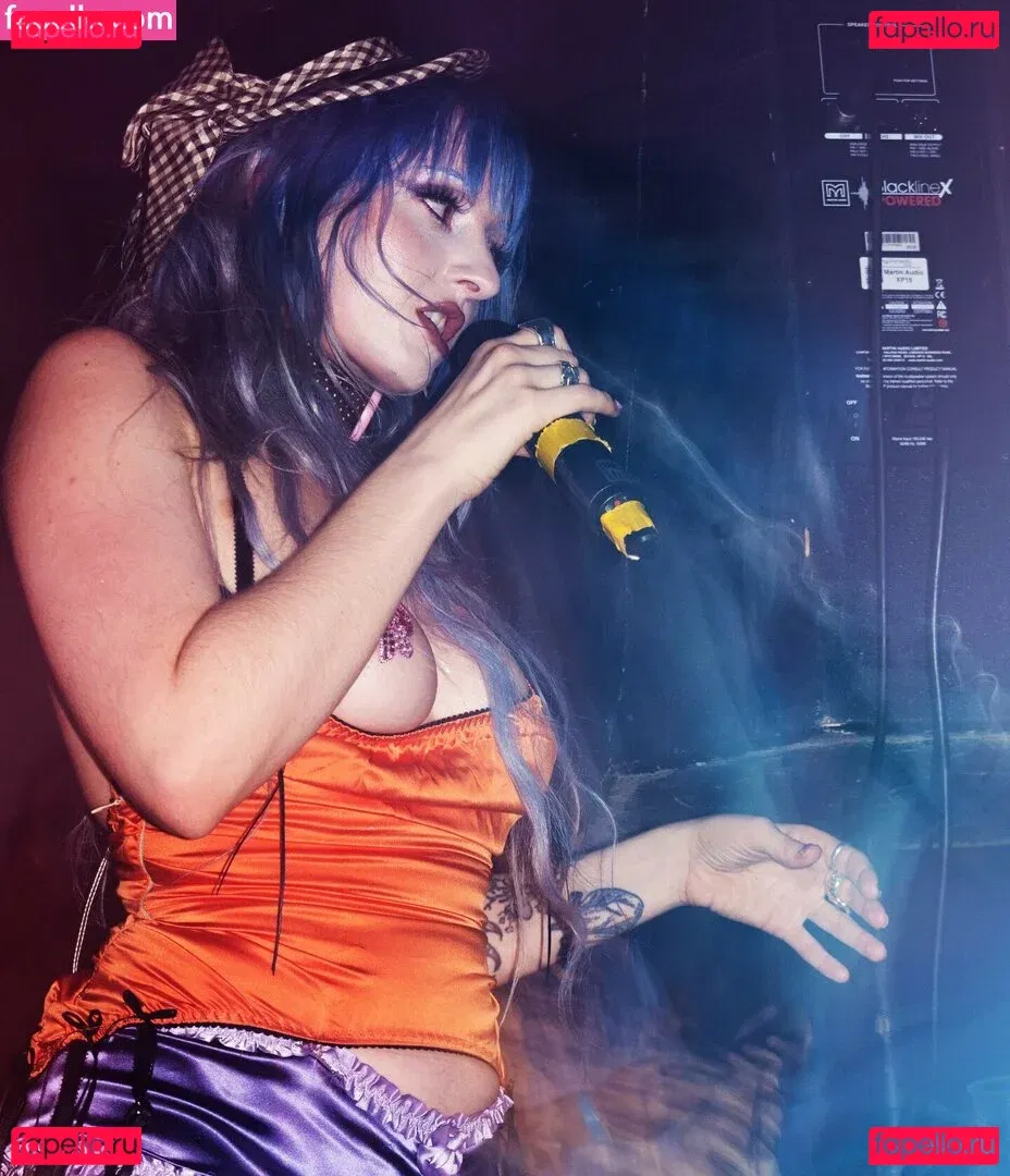 Ashnikko Onlyfans Photo Gallery 