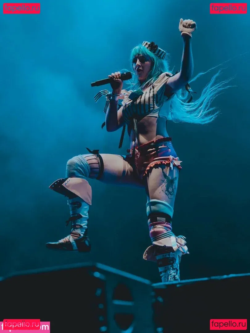 Ashnikko Onlyfans Photo Gallery 