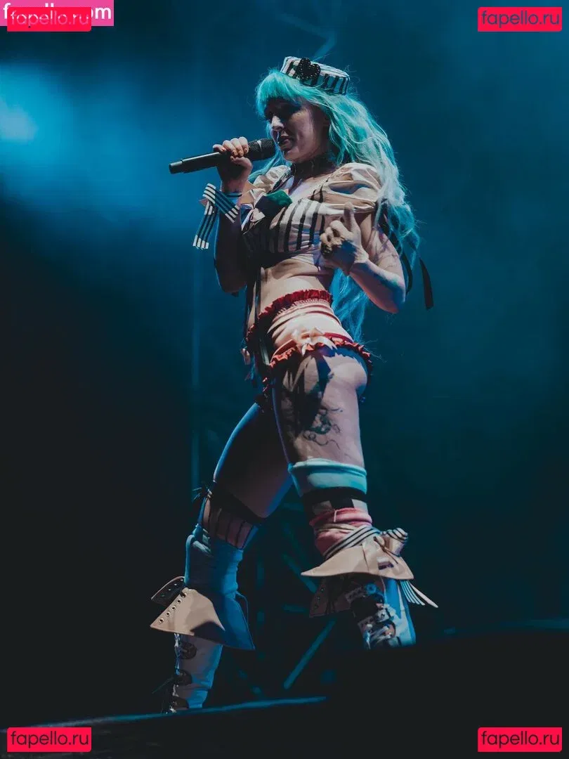 Ashnikko Onlyfans Photo Gallery 