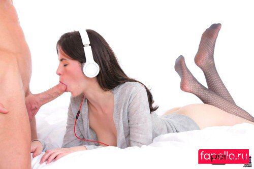 Veronica Radke Nude Onlyfans Photo 15
