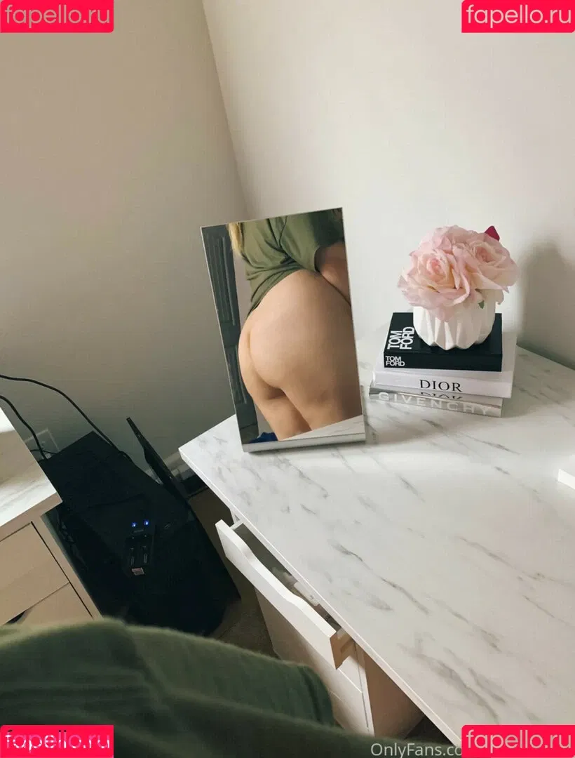 RachRyan Onlyfans Photo Gallery 