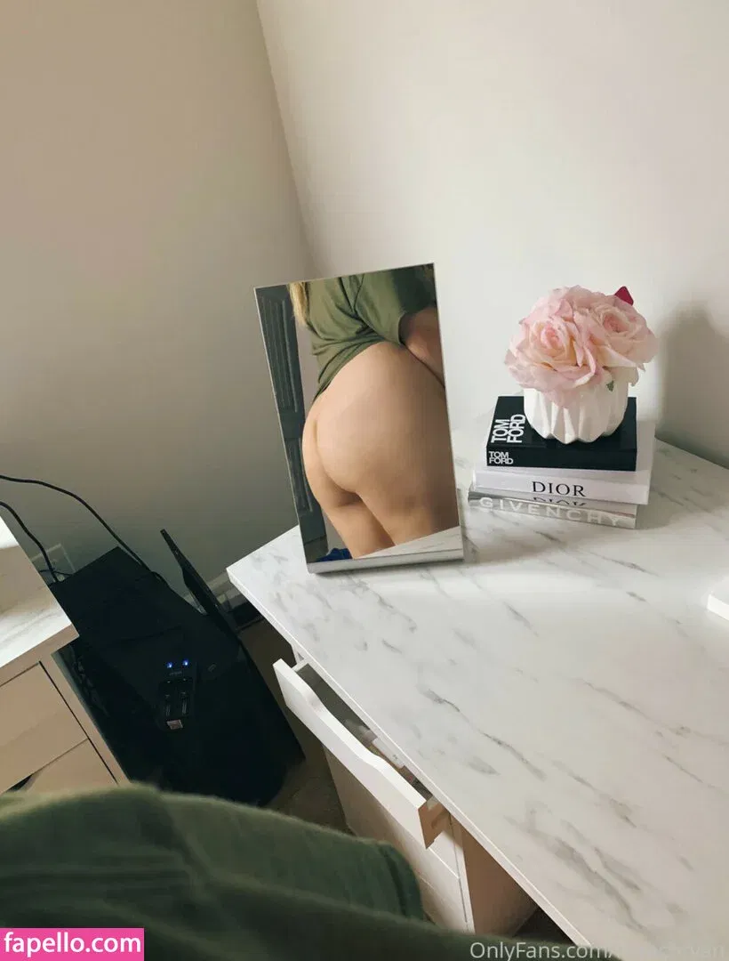 RachRyan Onlyfans Photo Gallery 