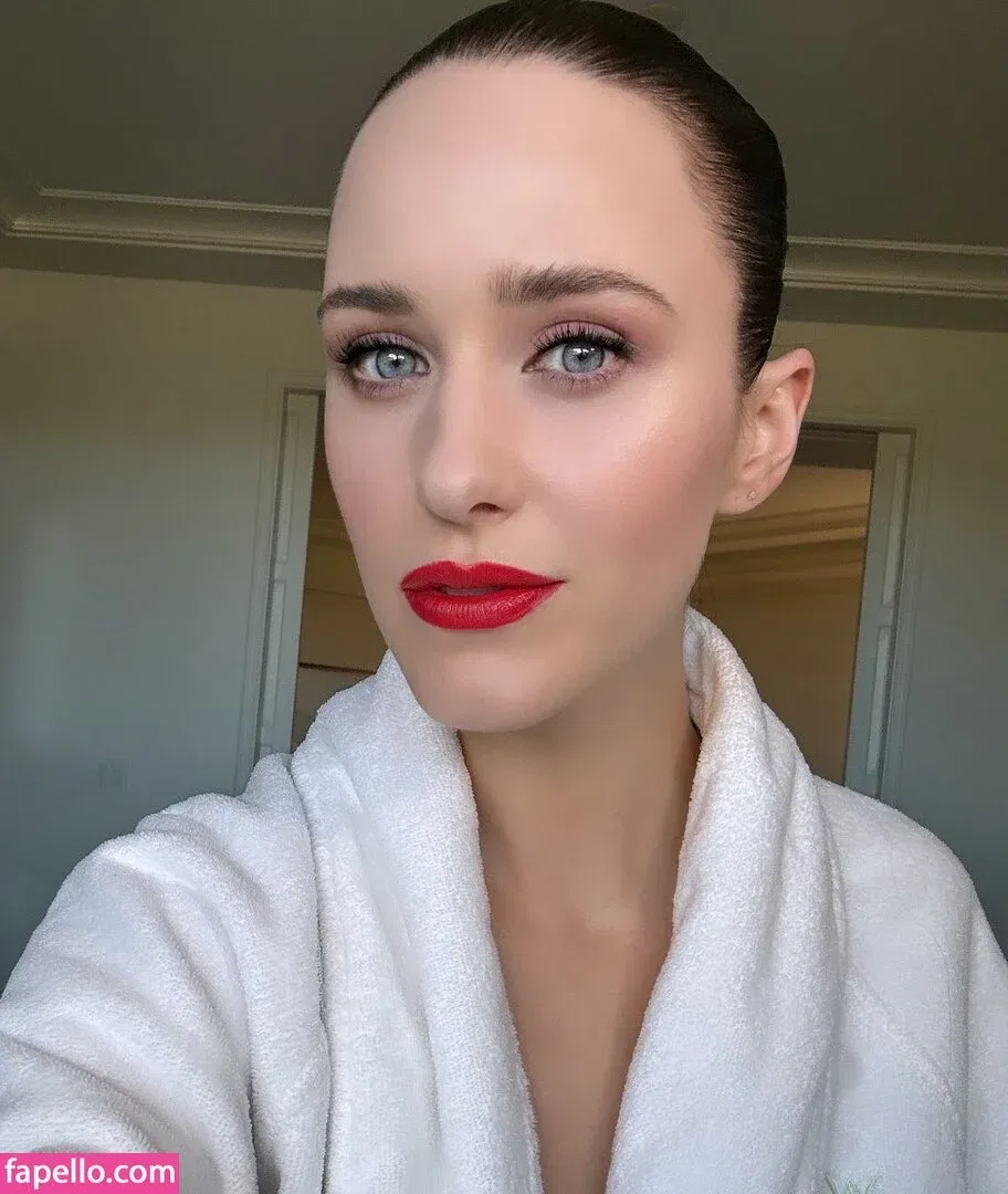 Rachel Brosnahan (Marvelous Mrs. Maisel) Onlyfans Photo Gallery 