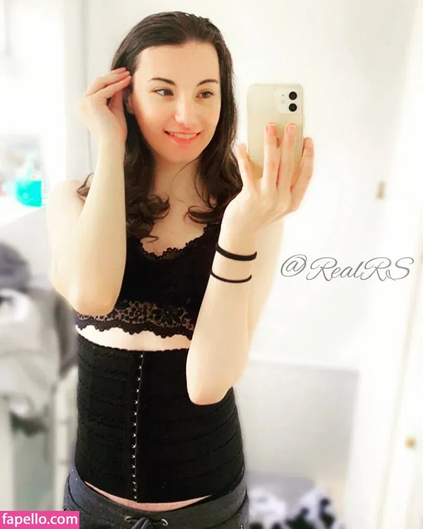 RealRS Onlyfans Photo Gallery 