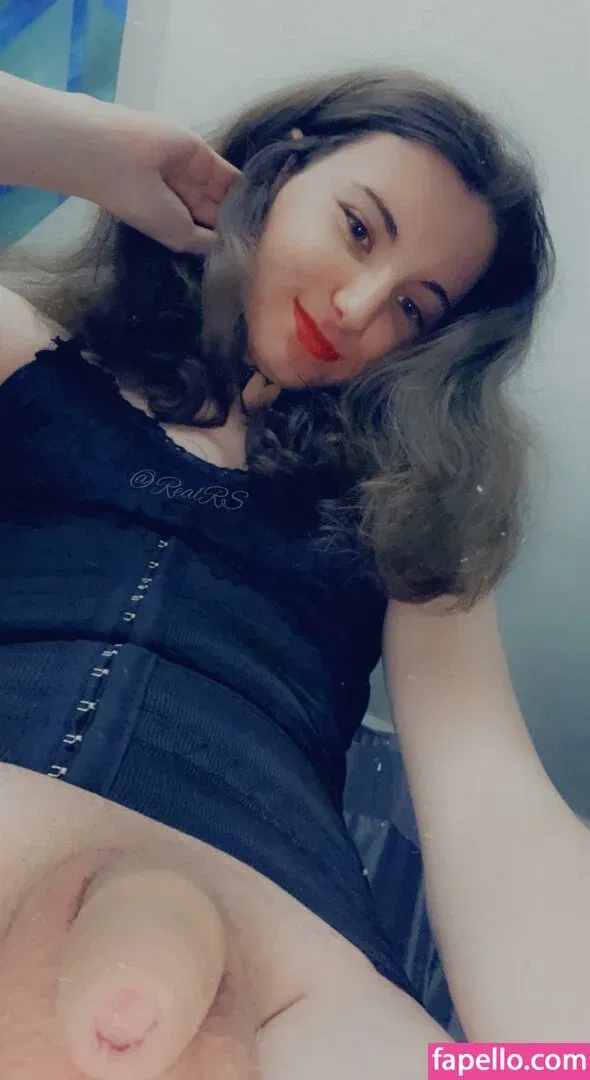 RealRS Onlyfans Photo Gallery 