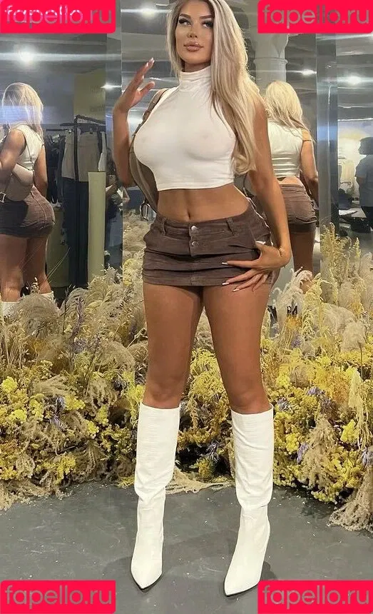 Eve Gale Onlyfans Photo Gallery 