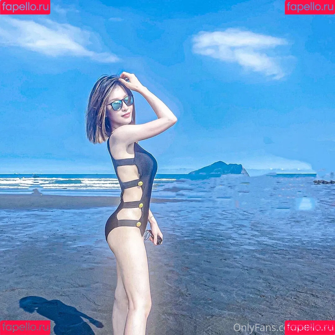 nianlin Onlyfans Photo Gallery 